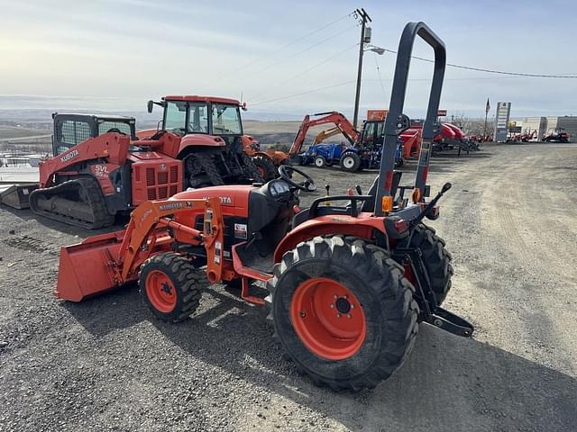 Image of Kubota B3300SU equipment image 1