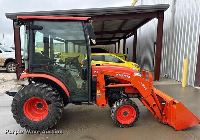 Image of Kubota B3350 equipment image 3