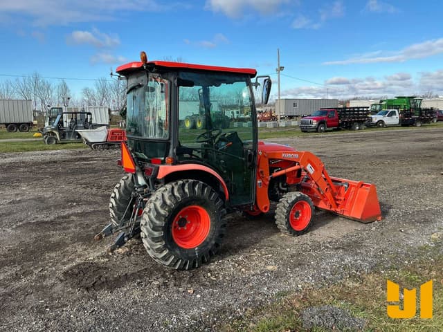 Image of Kubota B3350 equipment image 4