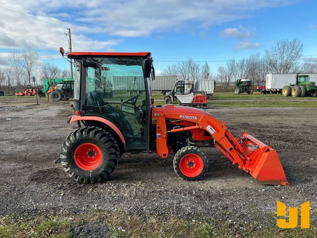 Image of Kubota B3350 equipment image 3