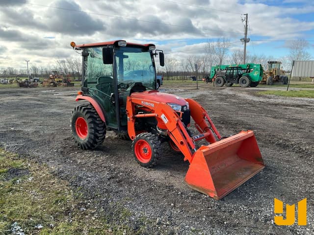 Image of Kubota B3350 equipment image 2