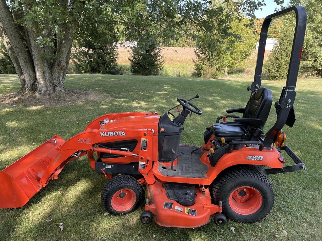 2013 Kubota BX2370 Equipment Image0