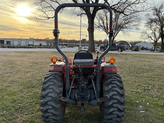 Image of Kubota L3200 equipment image 3