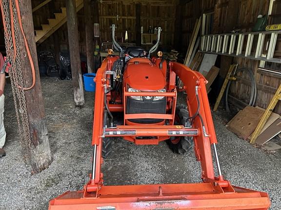 Image of Kubota L3200 equipment image 1
