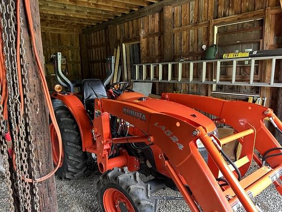 Image of Kubota L3200 equipment image 4