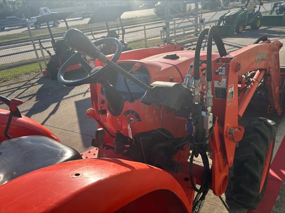 Image of Kubota L3200 equipment image 2