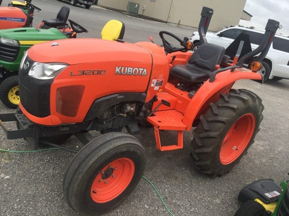 Main image Kubota L3200