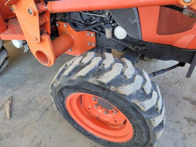 Image of Kubota L3800 equipment image 3