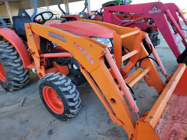 Image of Kubota L3800 equipment image 2