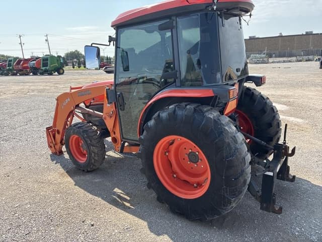Image of Kubota L3940HSTC equipment image 2