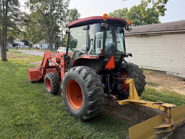 Image of Kubota L4740 equipment image 3