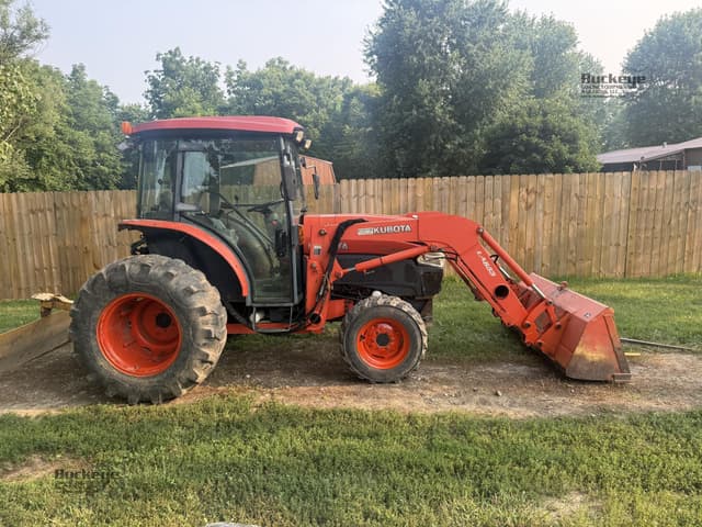 Image of Kubota L4740 equipment image 1