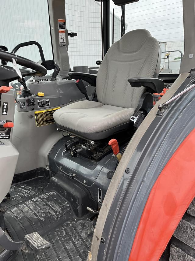 Image of Kubota L5740 equipment image 4