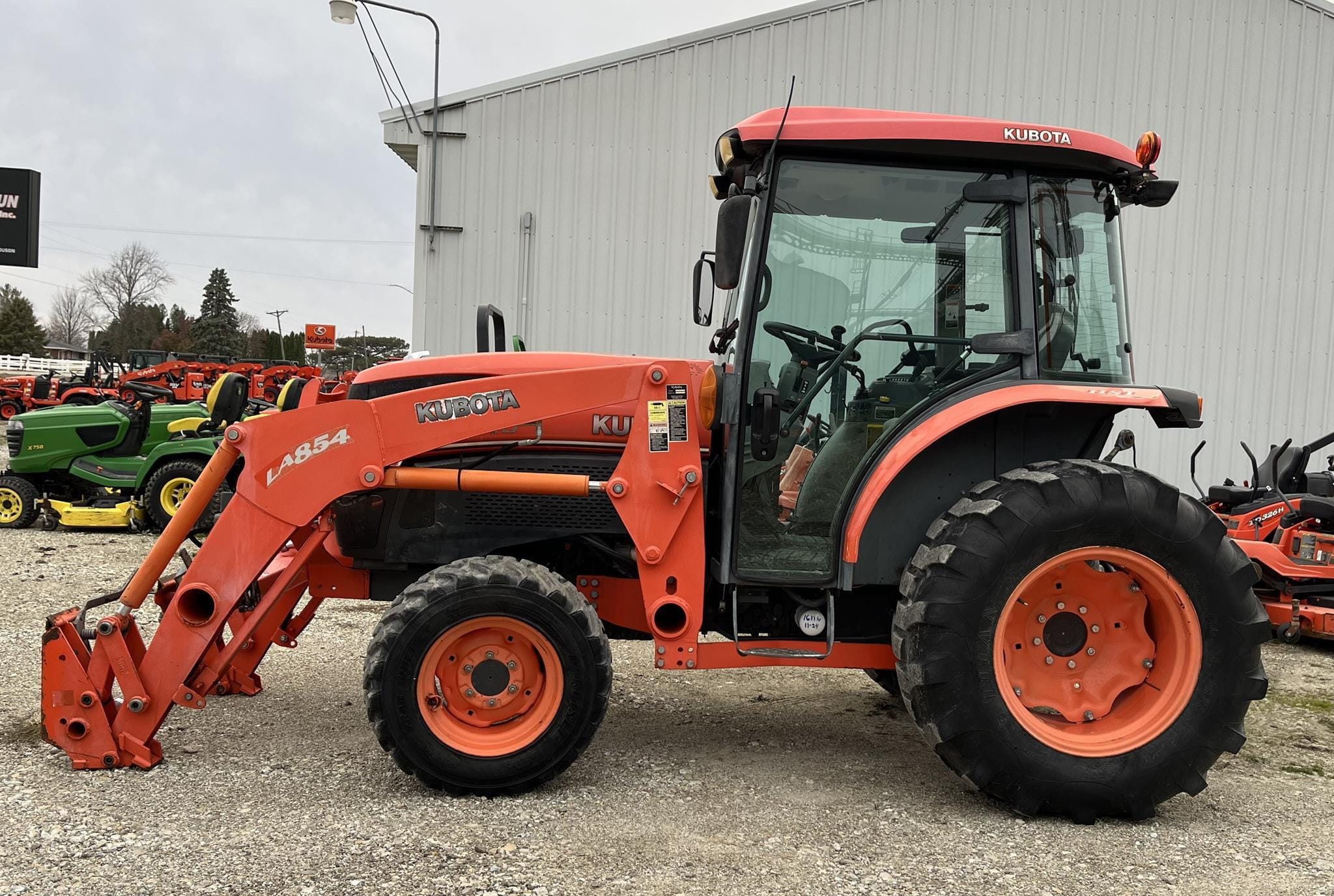 2013 Kubota L5740 Equipment Image0