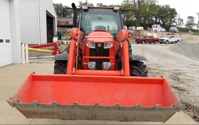 Image of Kubota M135GX equipment image 2