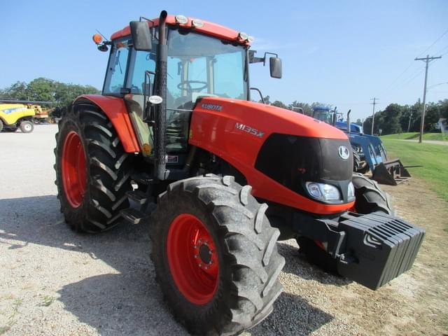 Image of Kubota M135X equipment image 4