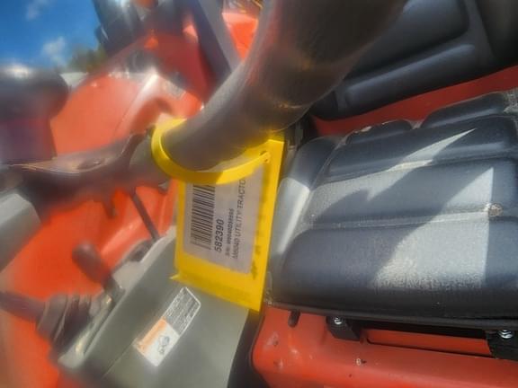 Image of Kubota M6040 equipment image 3