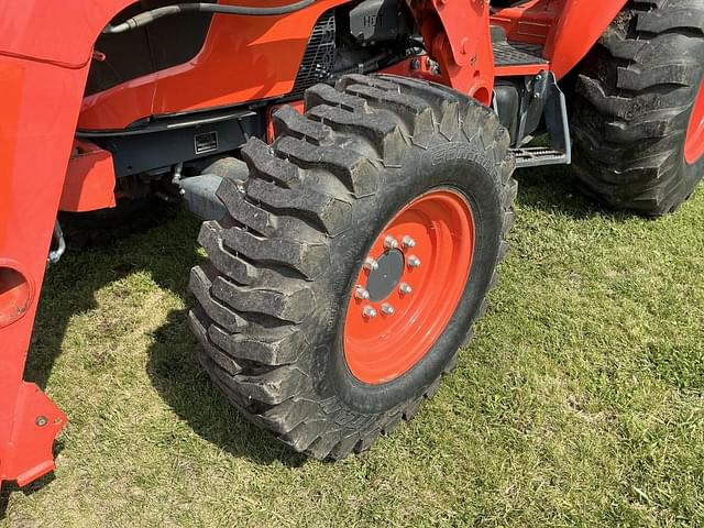 Image of Kubota M6060 equipment image 4