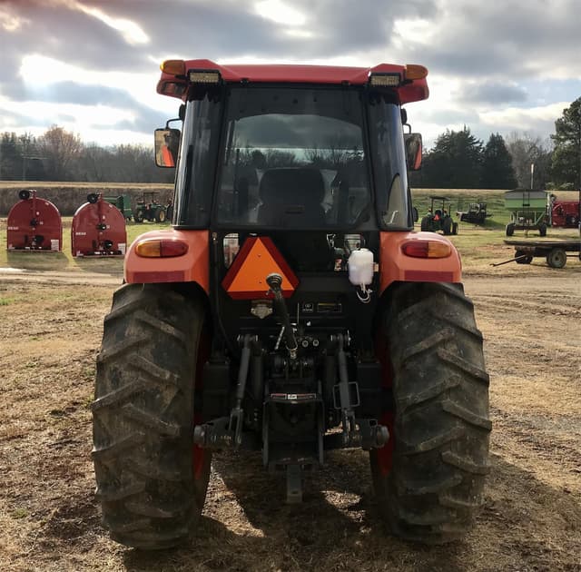 Image of Kubota M7040 equipment image 2