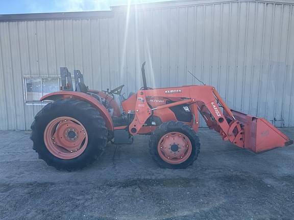 Image of Kubota M7040 equipment image 4