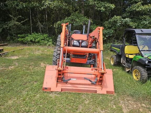 Image of Kubota M7040 equipment image 3