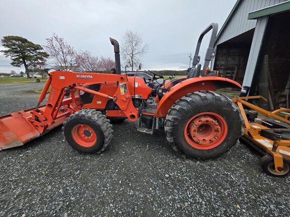 2013 Kubota M7060D Equipment Image0