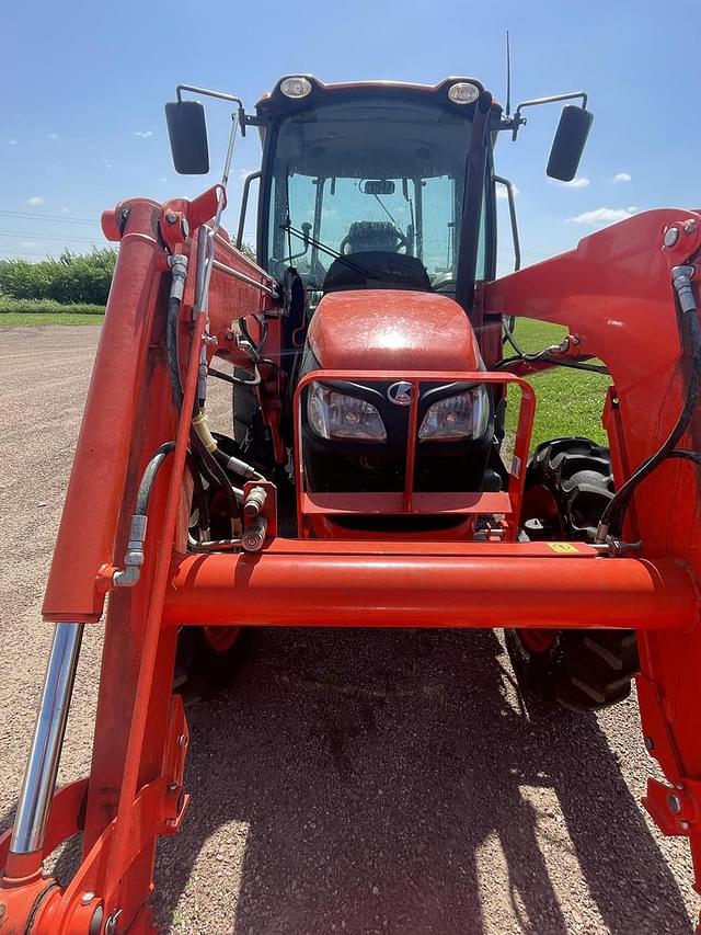 Image of Kubota M7060HD equipment image 3