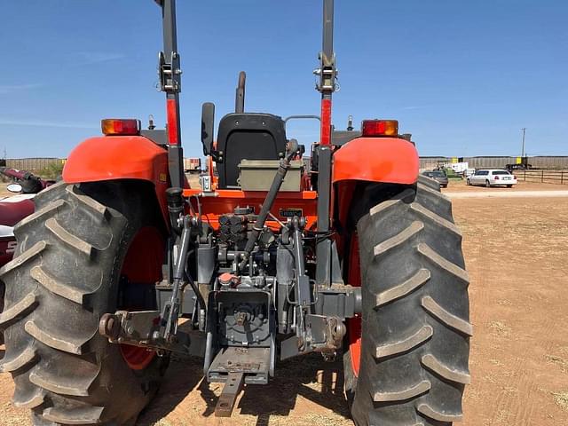 Image of Kubota M8560 equipment image 3