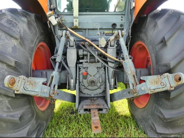 Image of Kubota M9960 equipment image 4