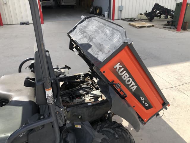 Image of Kubota RTV400CI equipment image 4
