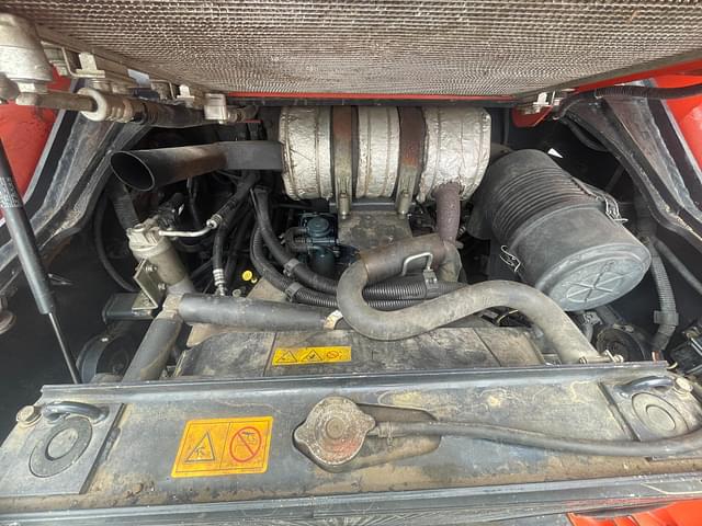 Image of Kubota SVL75 equipment image 4