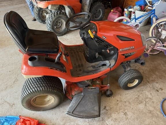 Image of Kubota T2080 equipment image 1