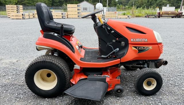 Image of Kubota T2080 equipment image 1