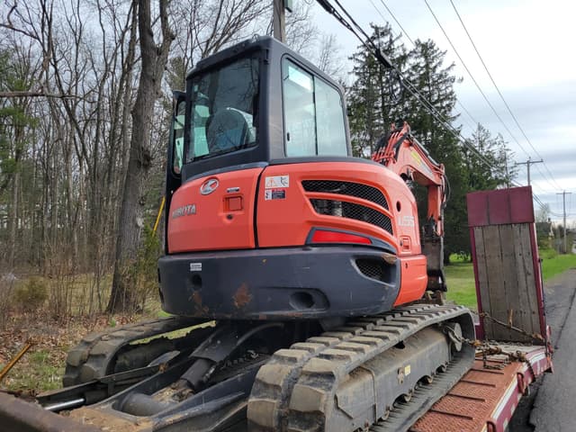 Image of Kubota U55 equipment image 1