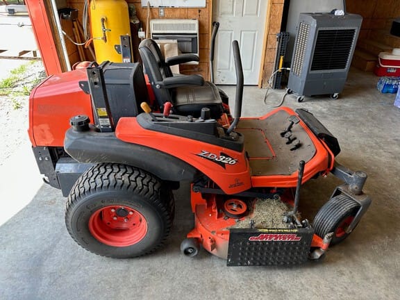 Main image Kubota ZD326