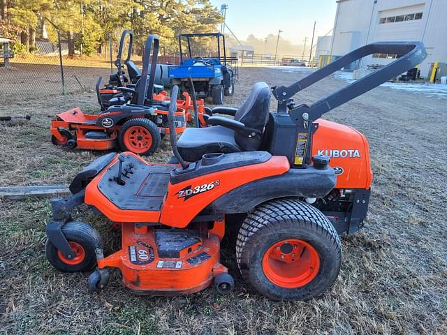 Image of Kubota ZD326S equipment image 3