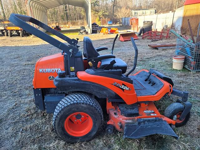 Image of Kubota ZD326S equipment image 2