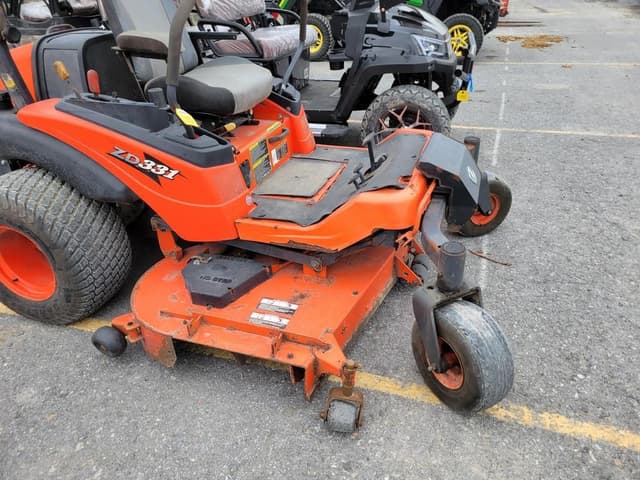 Image of Kubota ZD331 equipment image 2