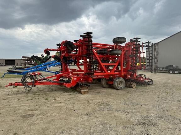 Image of Kuhn Krause Excelerator 8000 equipment image 3