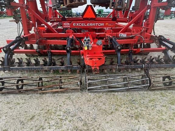 Image of Kuhn Krause Excelerator 8000 equipment image 4