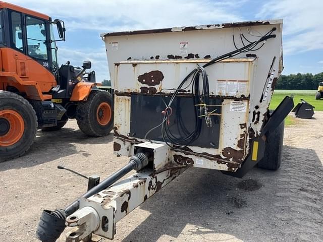 Image of Kuhn Knight 8132 equipment image 1