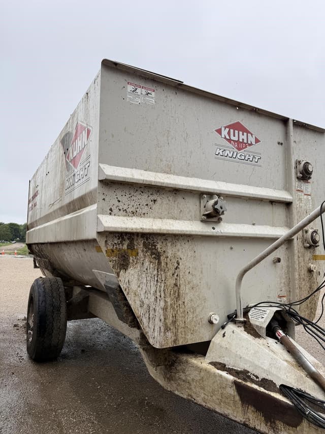 Image of Kuhn Knight RC250 equipment image 1