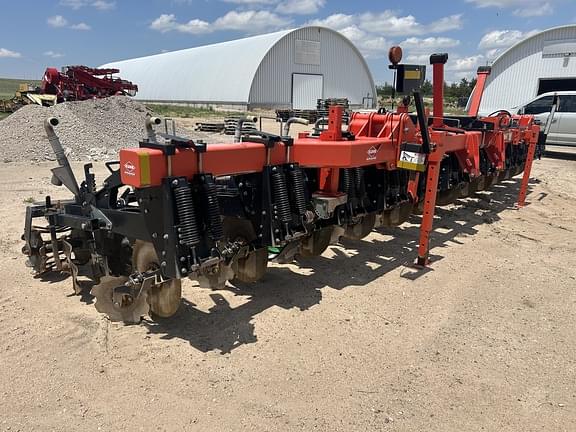Image of Kuhn Krause Gladiator 1200T equipment image 3