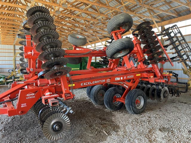 Image of Kuhn Krause Excelerator 8000 equipment image 2