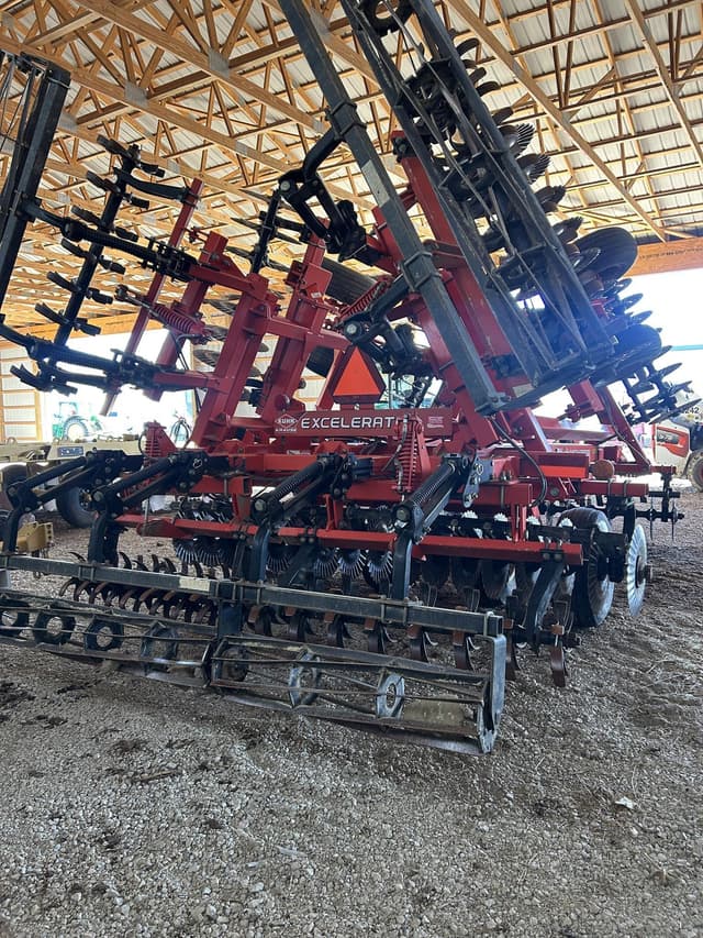 Image of Kuhn Krause Excelerator 8000 equipment image 3