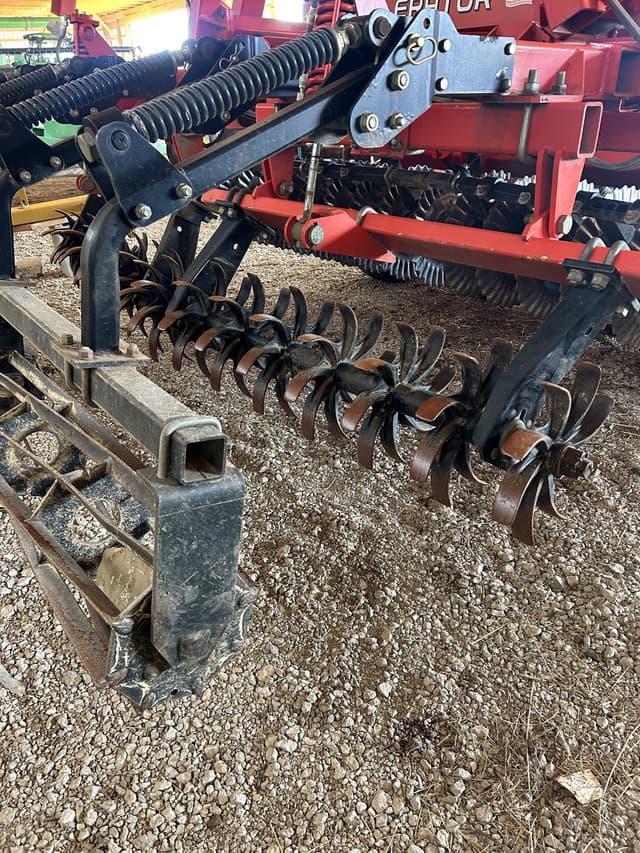Image of Kuhn Krause Excelerator 8000 equipment image 4