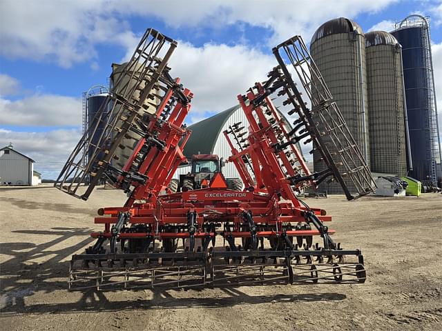 Image of Kuhn Krause Excelerator 8000 equipment image 3