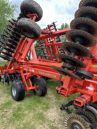 Image of Kuhn Krause Excelerator 8000 equipment image 4