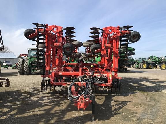 Image of Kuhn Krause Excelerator 8000 equipment image 1