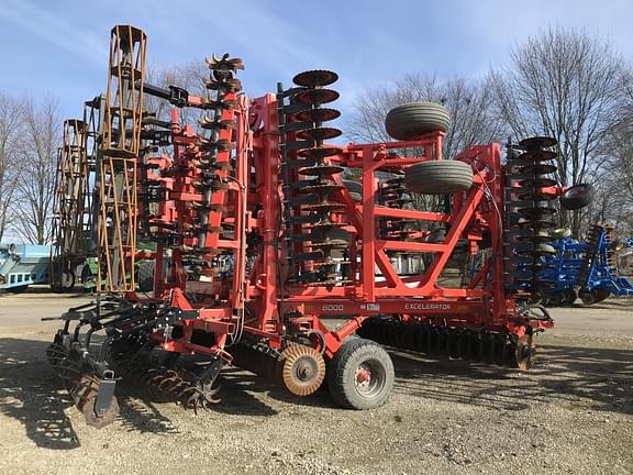 Image of Kuhn Krause Excelerator 8000 equipment image 2